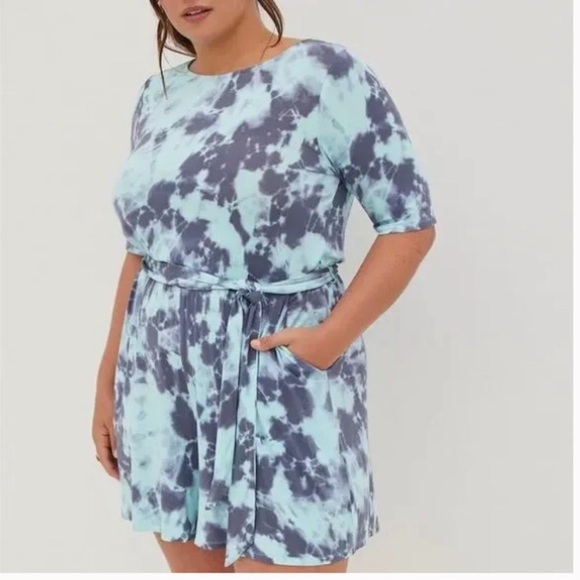Torrid Pants - NWT Torrid Women's 1X‎ Tie Dye Romper Super Soft Knits Short Sleeve Casual